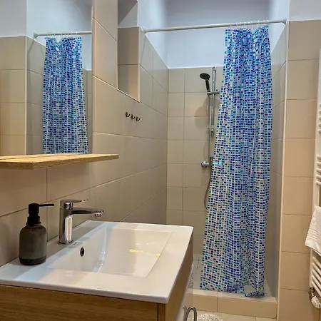Serenity House Apartament *